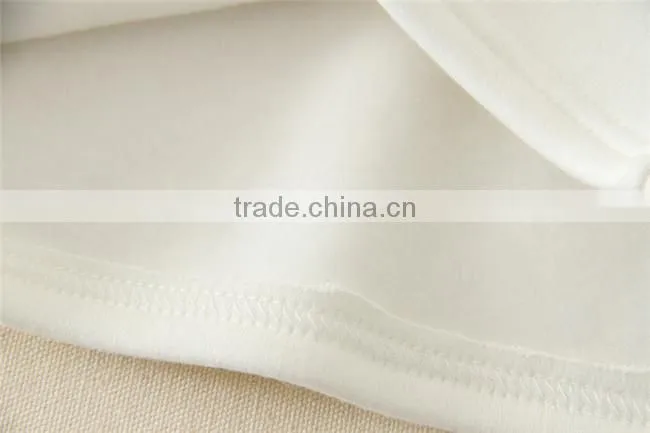 Hot Sale Kids White Cotton Tops with Bear Appliqued Long Sleeves Bottoming Shirts for 3-15years