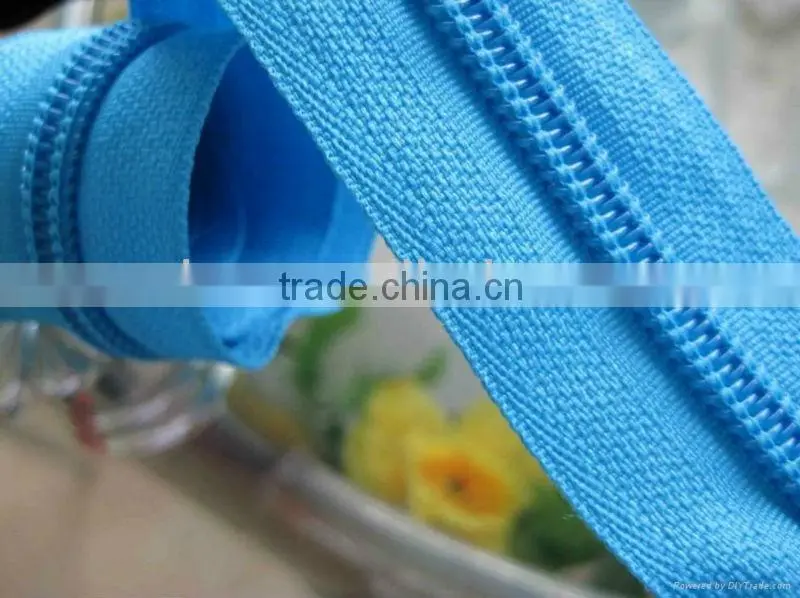 New Design No.5 White Color Tape Nylon Long Chain Zipper