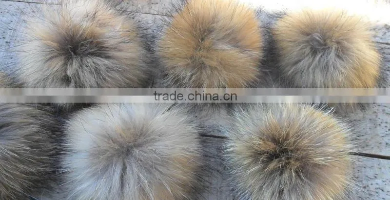 natural fur pompoms / fur bobbles / wholesale raccoon fur pom poms