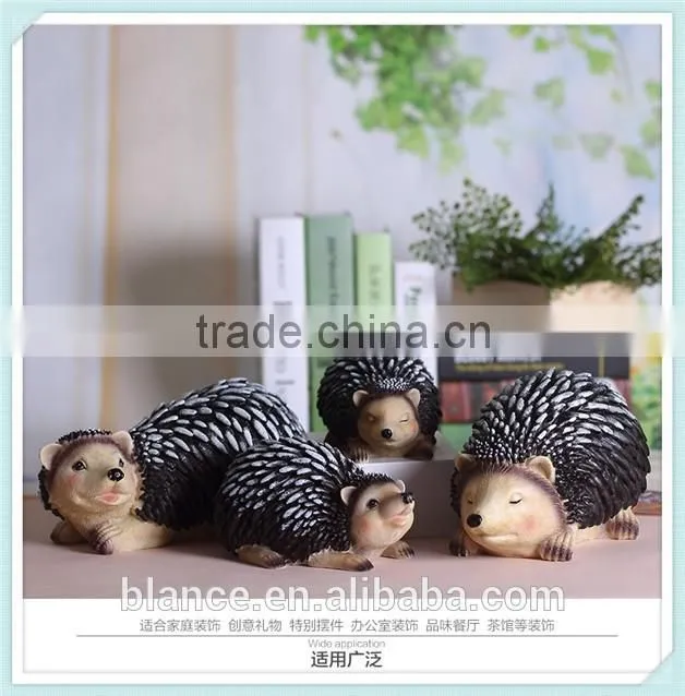 resin hedgehog figure hedgehog staute for home decoration
