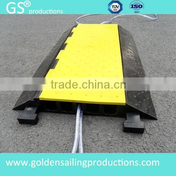 Outdoor rubber ramp, low price small cable protector ramp