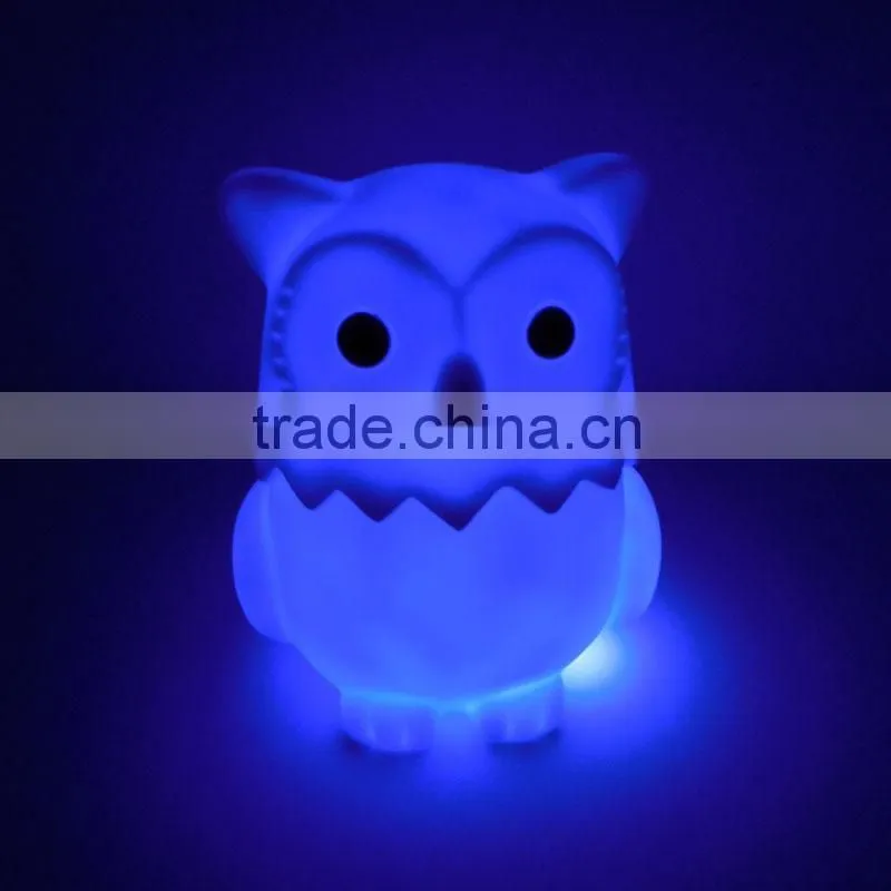 2015 New Design Roto Casting Vynil Owl Anime Figure Led Light Toys