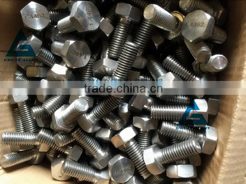 All sizes of China 2205 bolts