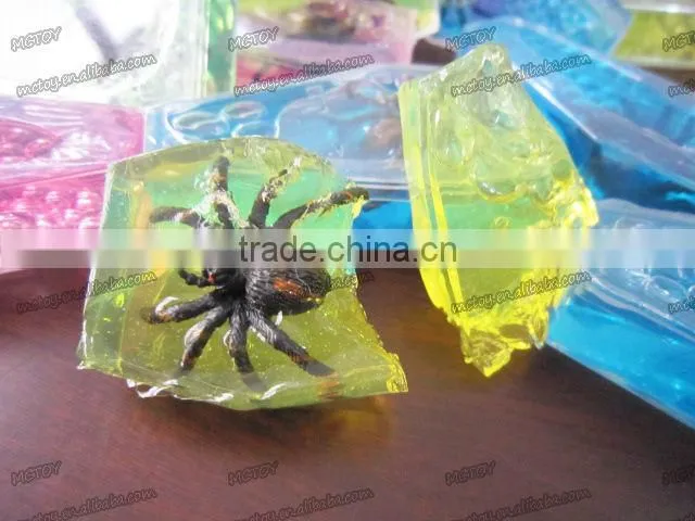 Factory supplier wholesale Crystal Coffin putty with dinosaur frog spider lizard alien crystal gift crystal toy crystal ball