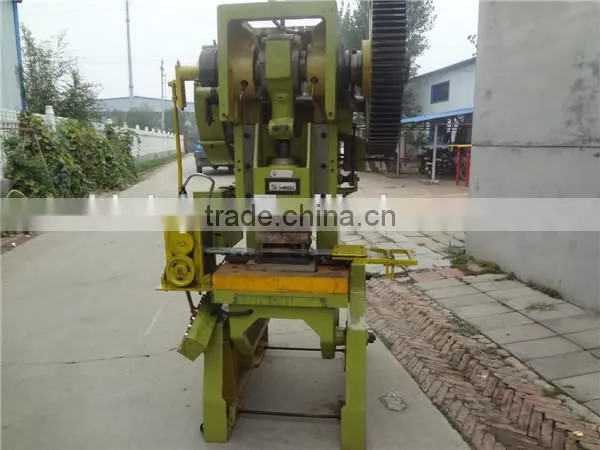 Roofing nail making machine