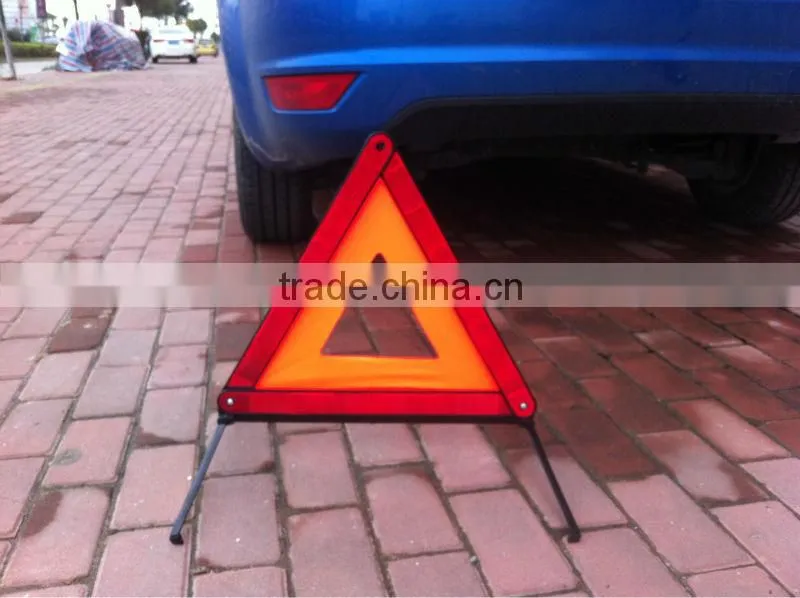 flashing light warning triangle