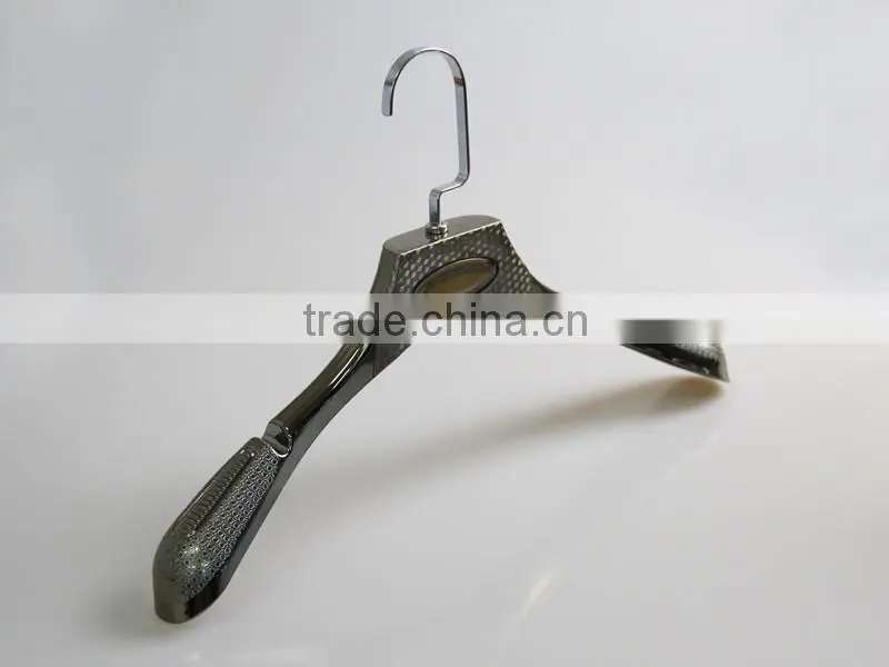high end electronic hanger with top lever for clothes