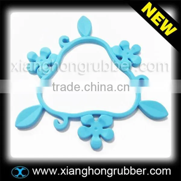 Latest design fashion heart shape silicone placemat and table mat