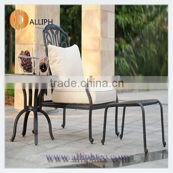 Outdoor Lounge Chairs