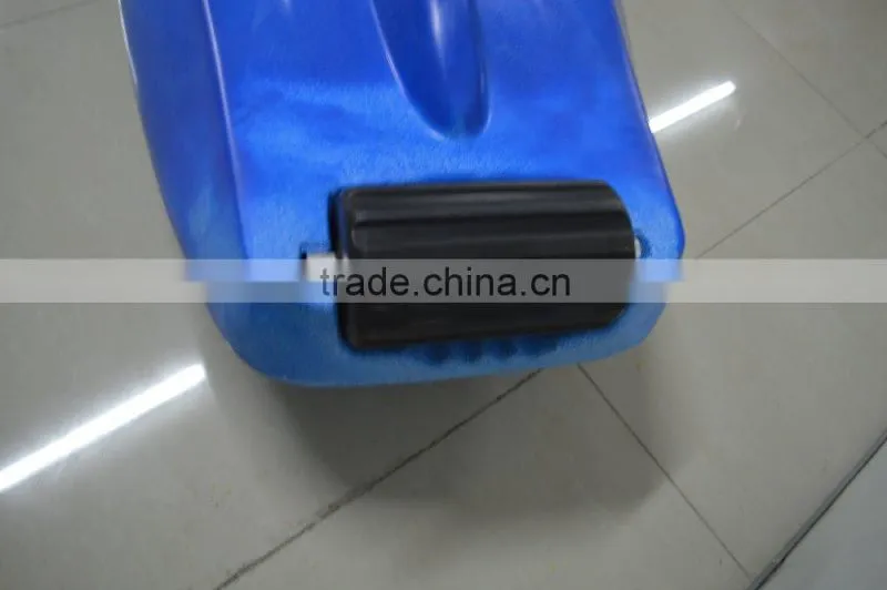 Single sit on top kayak with wheel