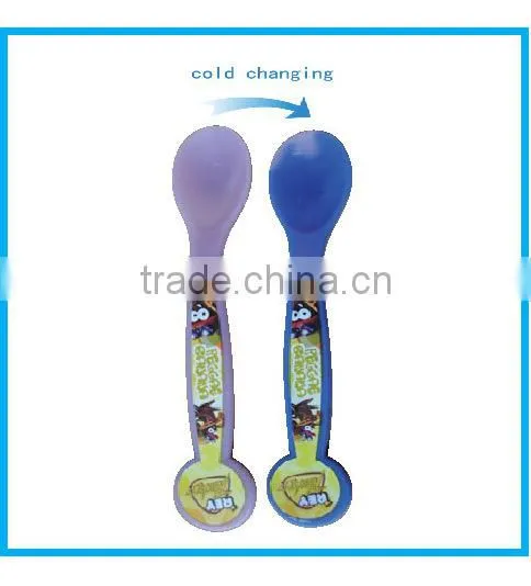 Attractive and creative Magic Plastic Color Changing Baby Spoon