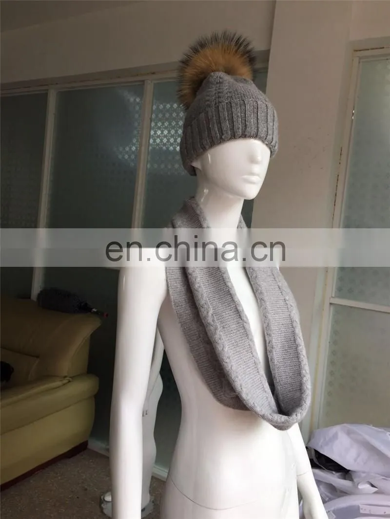 Thick Soft Shawl Fashion Winter Raccoon Fur Pom Hats Long Collar Scarf Hat Glove Sets