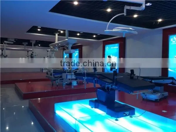 Operating Table Compatible with many accessories