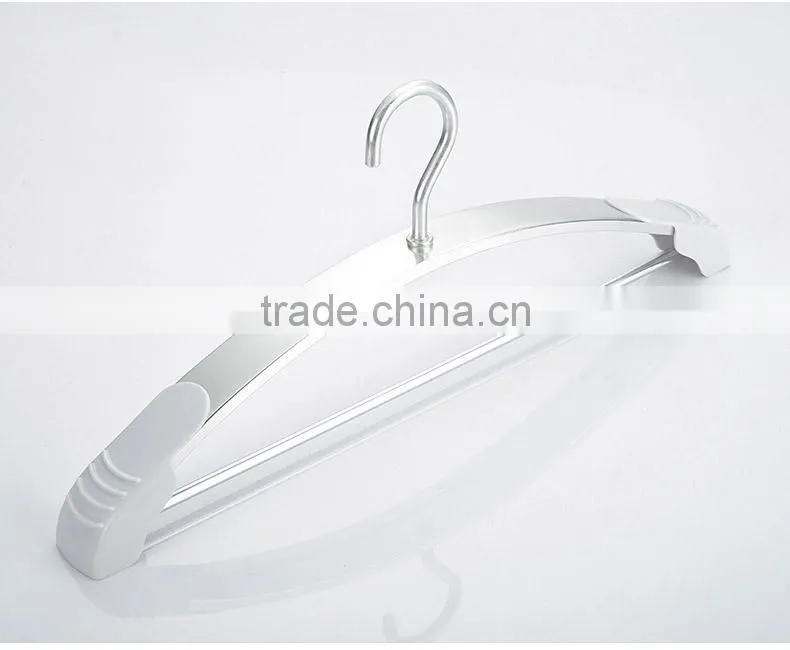 aundry product anti slip metal pvc coated clothes hanger