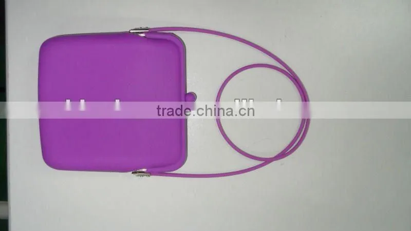 Silicone key pouch