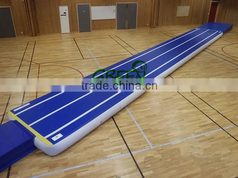 Inflatable yacht floating air dock, yacht air track