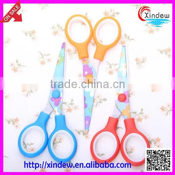 Carton student tool scissors,Children hand scissors with cap