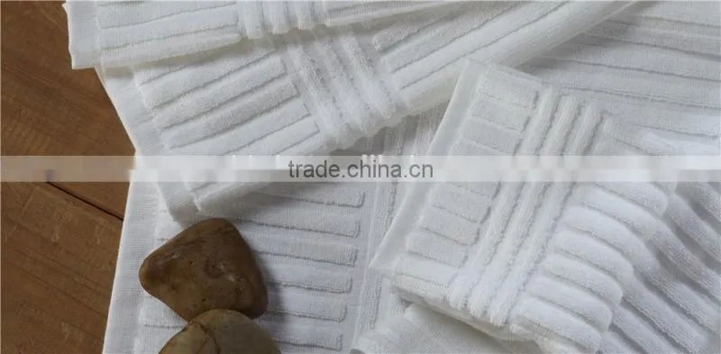 Superior 100% Cotton Piano Key Jacquard Terry Bath Towel