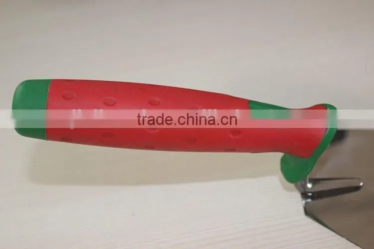 Bricklaying trowel with rubber hand