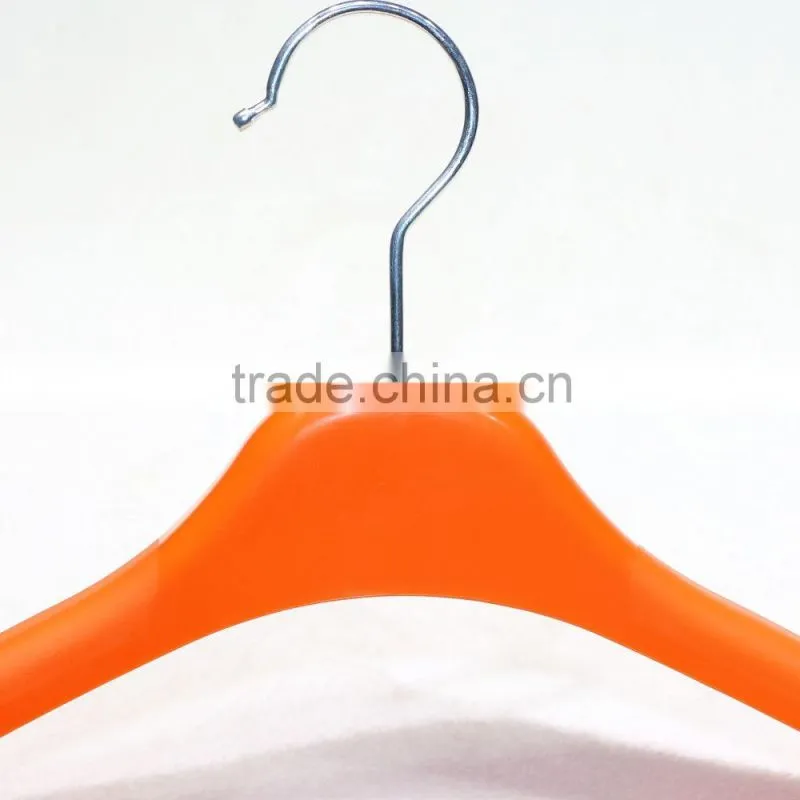 Fashion style orange plastic clothes hanger wholesale
