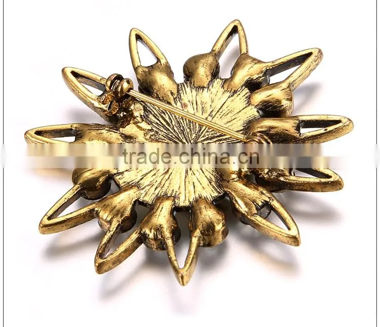 2015 latest new model famous brand imitation flower shape trendy best price brooch wholesale