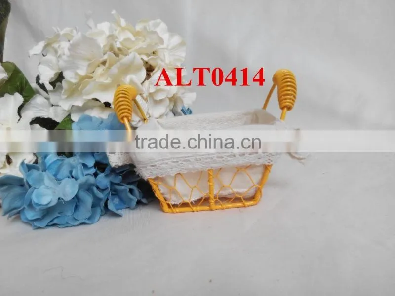 wholesale small iron basket with lining for storage