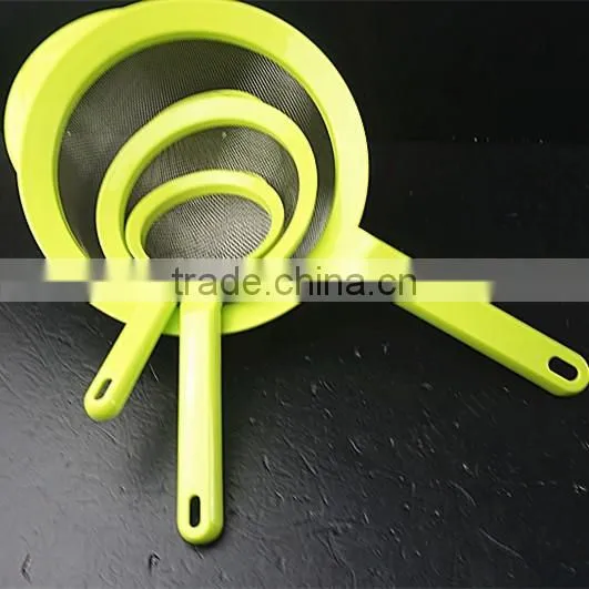 43022 Set of 3 Fine Mesh Stainless Steel Strainers with pp handle