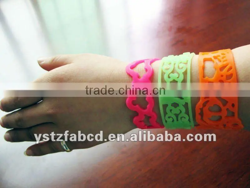 Fashion hollow silicone bracelets