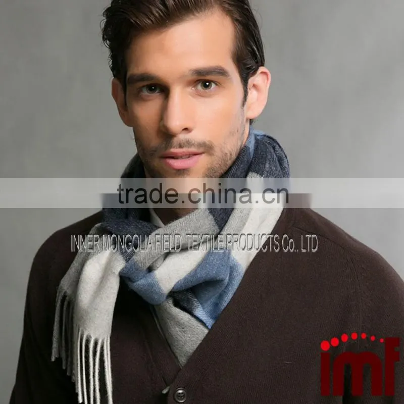 Classic Cashmere Scarf in Check