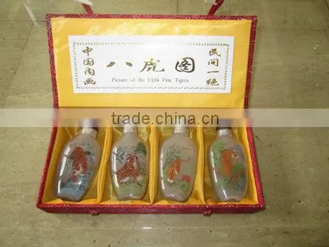 Chinese antique hand painted snuff bottle with painting inside