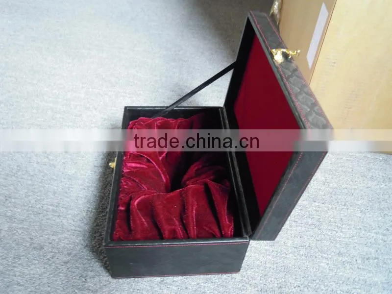 Classical China Leather Wine Box With Lock Catch And Velvet