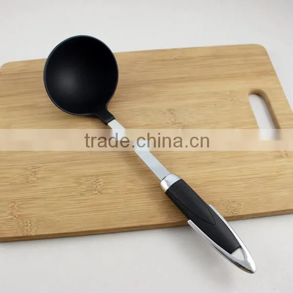 6 PIECE NYLON KITCHEN TOOLS SET