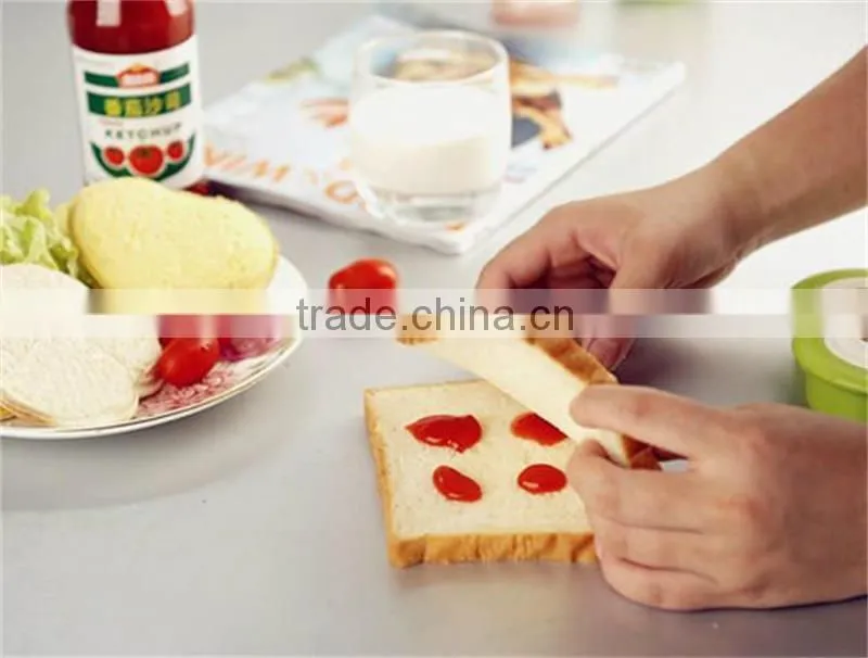Plastic LEAF Clover Sandwich Crust Cutter DIY Bread Mold
