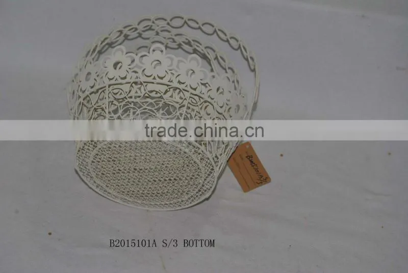 Round metal gift basket with a handle for wedding decoration