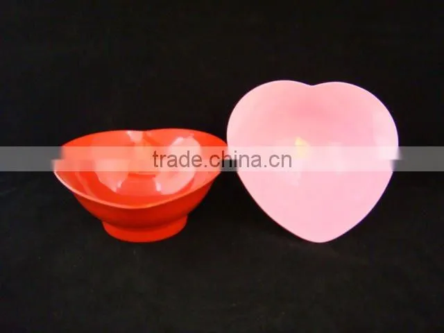 Plastic heart shaped bowl in soild color