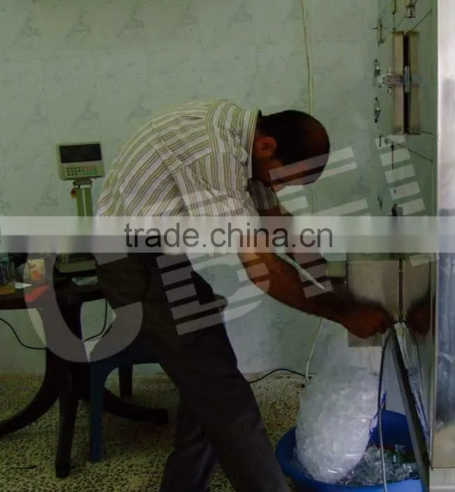 Commercial ice cube machine to make crystal and edible ice