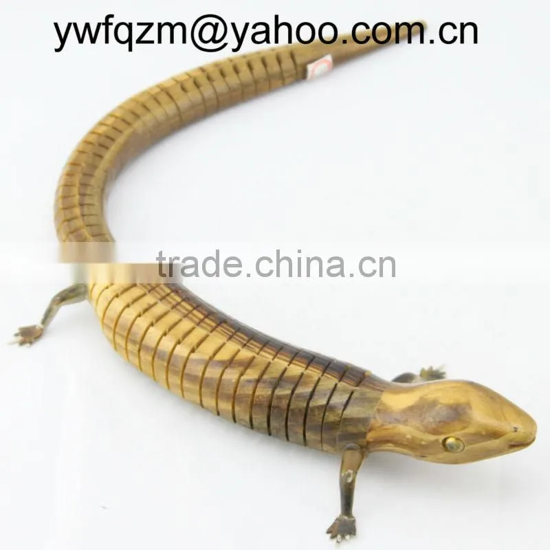 wooden handicraft lizard