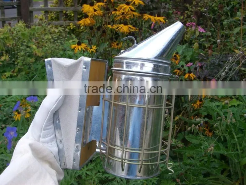 Factory Price manual stainless steel bee smoker with heat shield