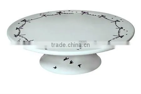 Round porcelain cake stands