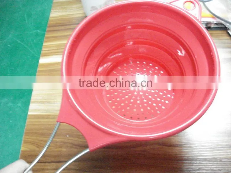 PDF folding stainless steel handle silicone strainer