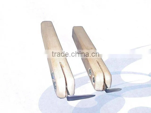 SK5 Blade Plastic-Cutter With Wooden Handle (Scraper)