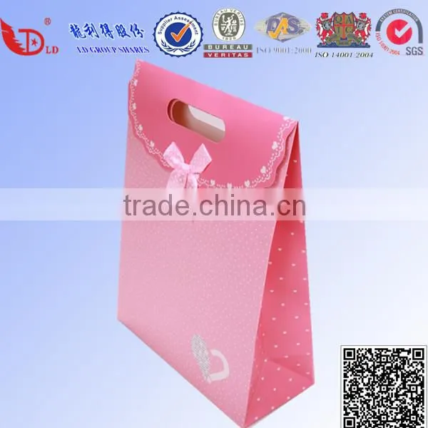 Wholesale printed Christmas paper bag, raw material of paper bag