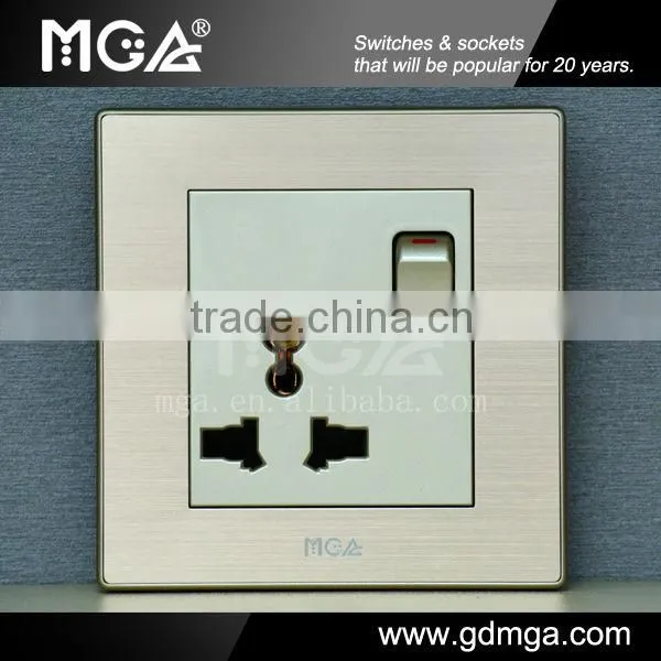 16A switched universal electric socket