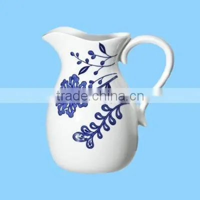 stawberry shaped ceramic cooling water kettle