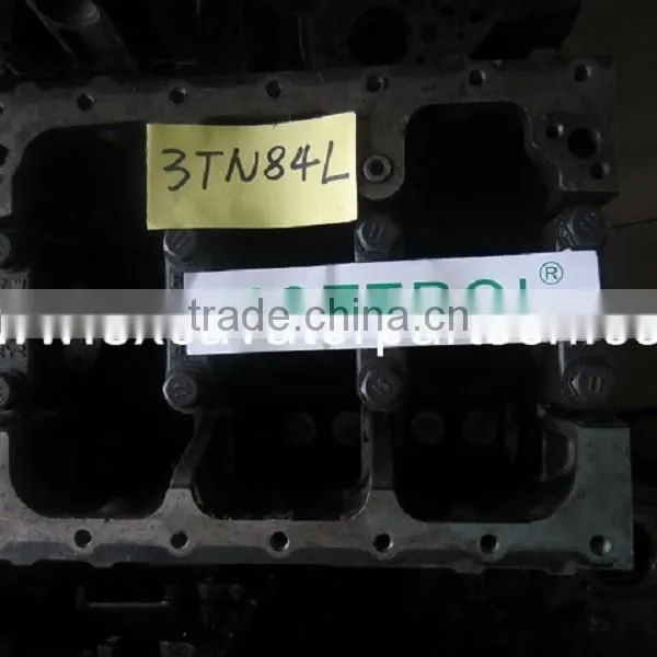 3TN84 ENGINE CYLINDER HEAD / COVER, USED