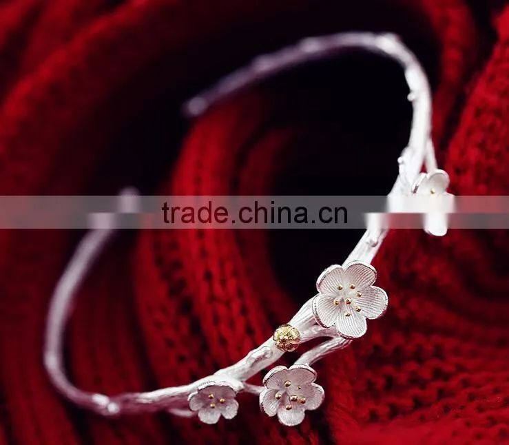 F20078N Beautiful Eco-friendly Sterling Silver Plating Plum Blossom Charm Bracelet Jewelry