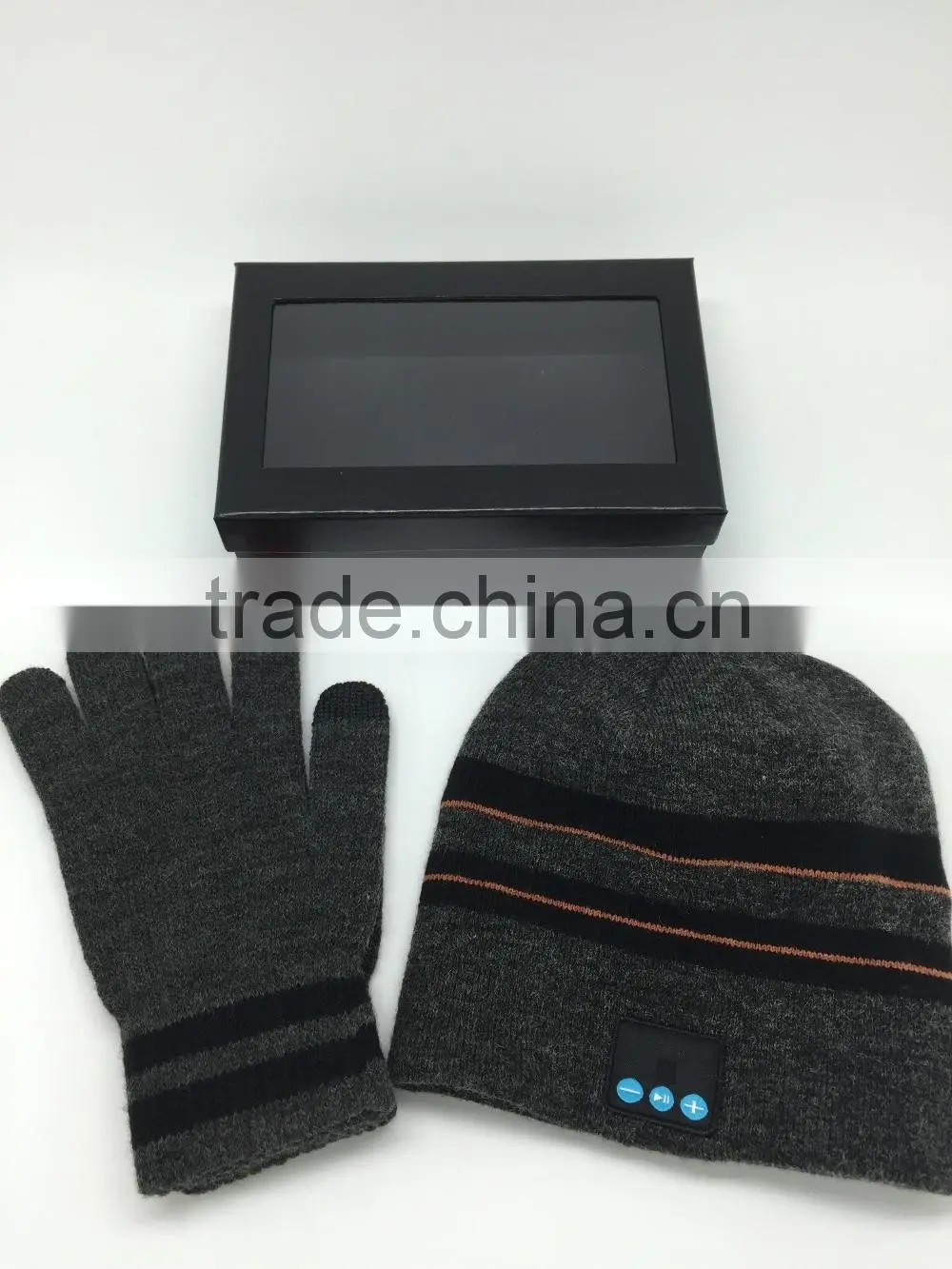 bluetooth beanie with touch screen gloves in gift box