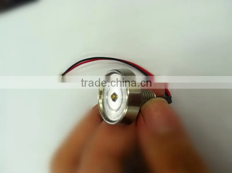 Solid metal read/write panel-mount probe with magnetic
