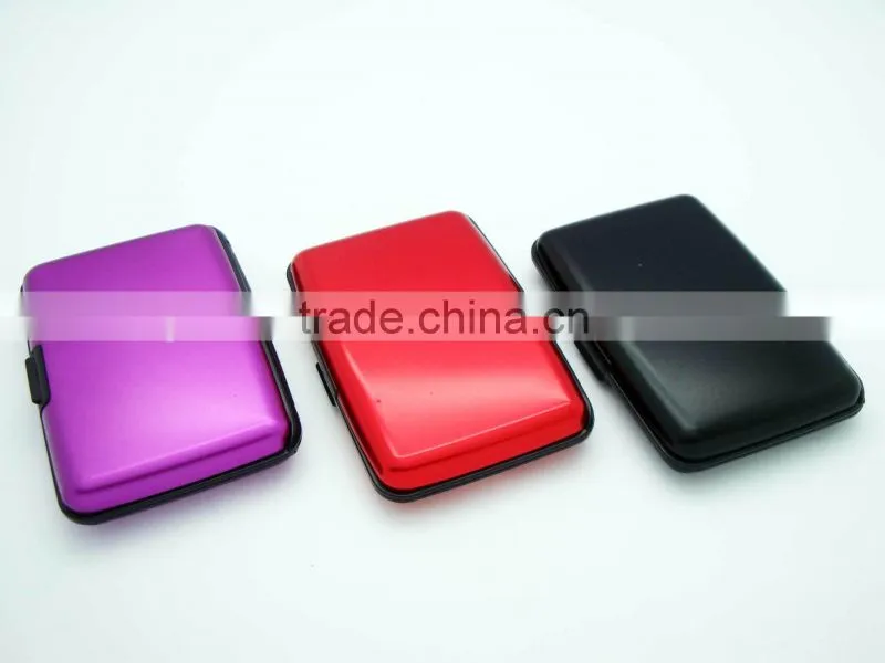 ALUMINUM CREDIT CARD HOLDER