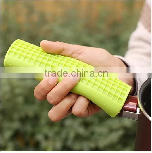 Silicone Handle Grip / Non-Slip Silicone Pot Handle Grip Stay Cool / rubber handle grip